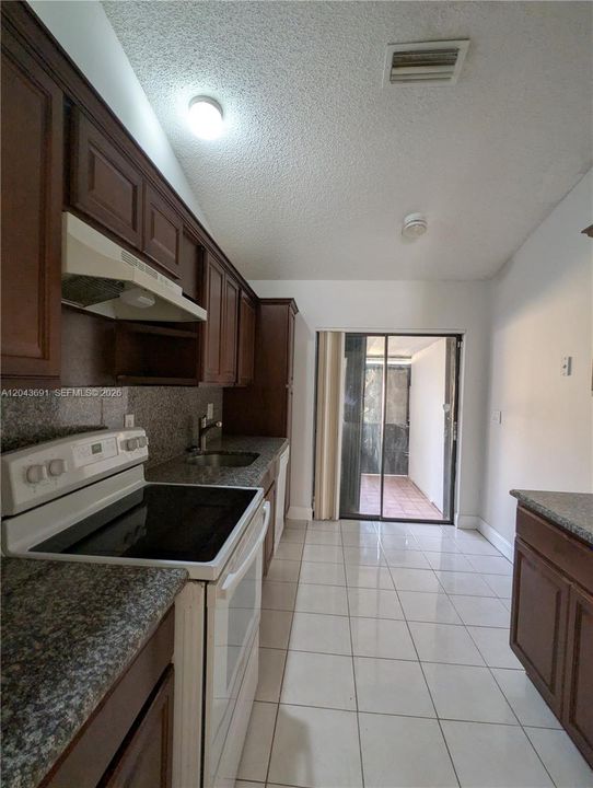 For Rent: $2,000 (2 beds, 2 baths, 1058 Square Feet)