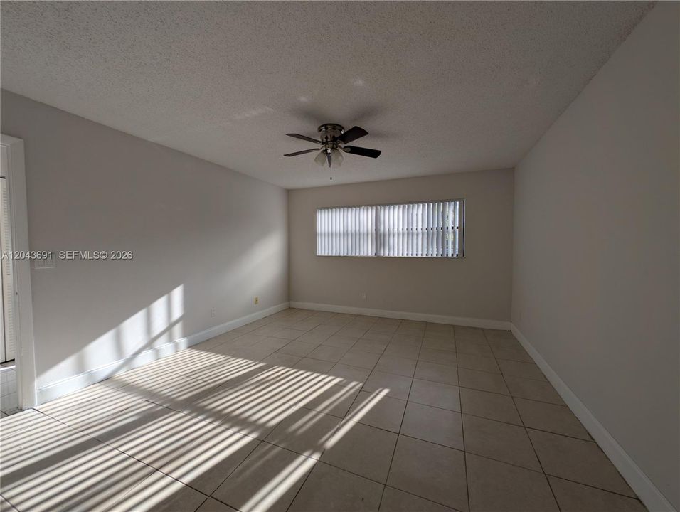 For Rent: $2,000 (2 beds, 2 baths, 1058 Square Feet)