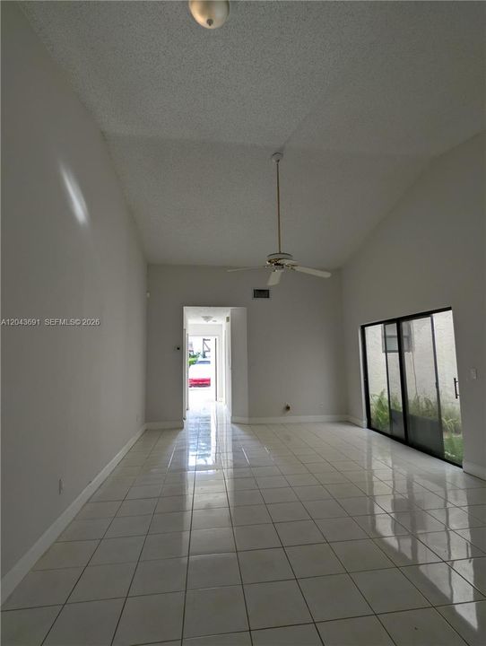 For Rent: $2,000 (2 beds, 2 baths, 1058 Square Feet)