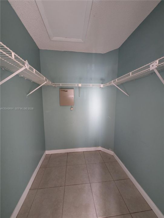 For Rent: $2,000 (2 beds, 2 baths, 1058 Square Feet)