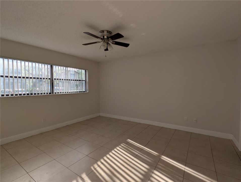 For Rent: $2,000 (2 beds, 2 baths, 1058 Square Feet)