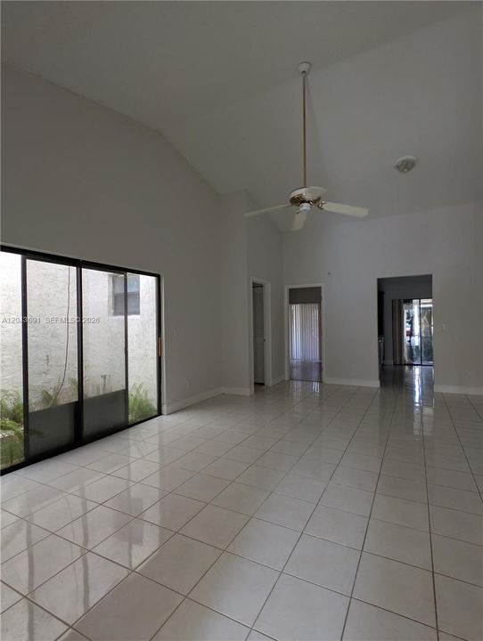 For Rent: $2,000 (2 beds, 2 baths, 1058 Square Feet)