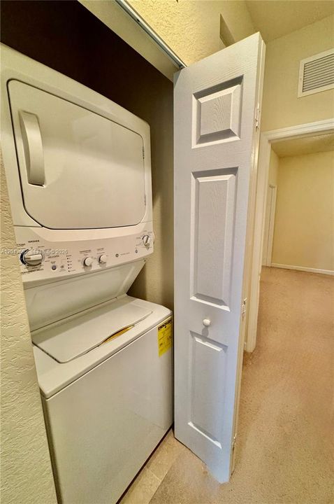 For Sale: $439,999 (2 beds, 2 baths, 1422 Square Feet)