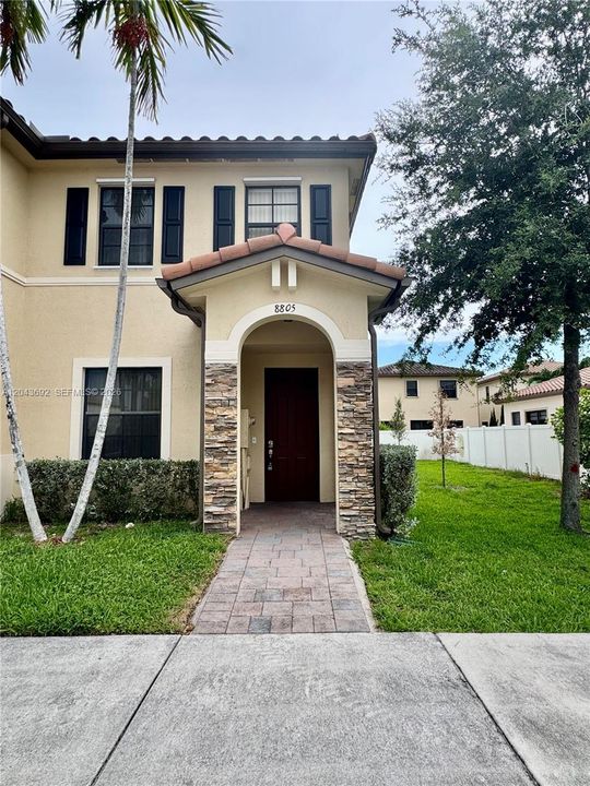 For Sale: $439,999 (2 beds, 2 baths, 1422 Square Feet)