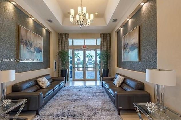 For Sale: $439,999 (2 beds, 2 baths, 1422 Square Feet)