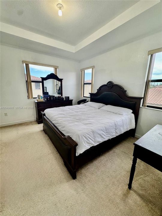 For Sale: $439,999 (2 beds, 2 baths, 1422 Square Feet)