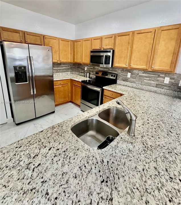 For Sale: $439,999 (2 beds, 2 baths, 1422 Square Feet)