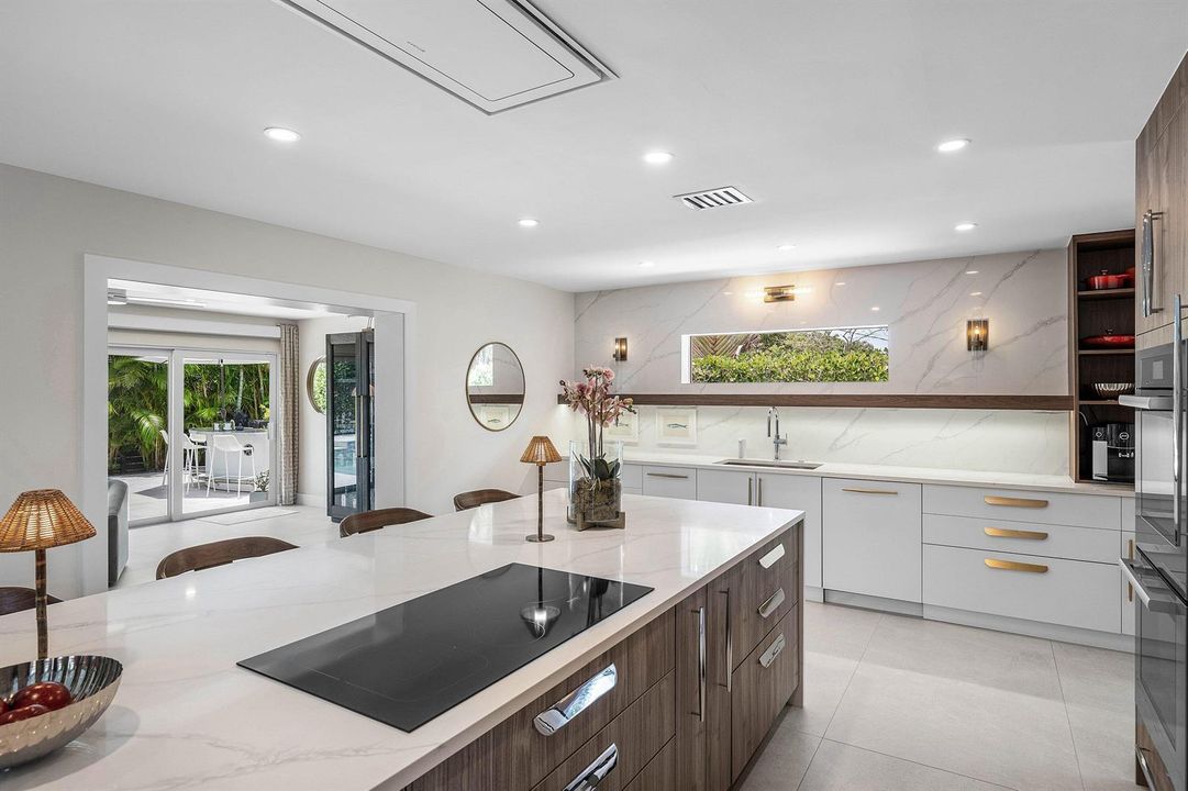 012-3481Northeast18thAvenue-OaklandPark-