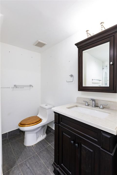 For Rent: $1,450 (0 beds, 1 baths, 400 Square Feet)
