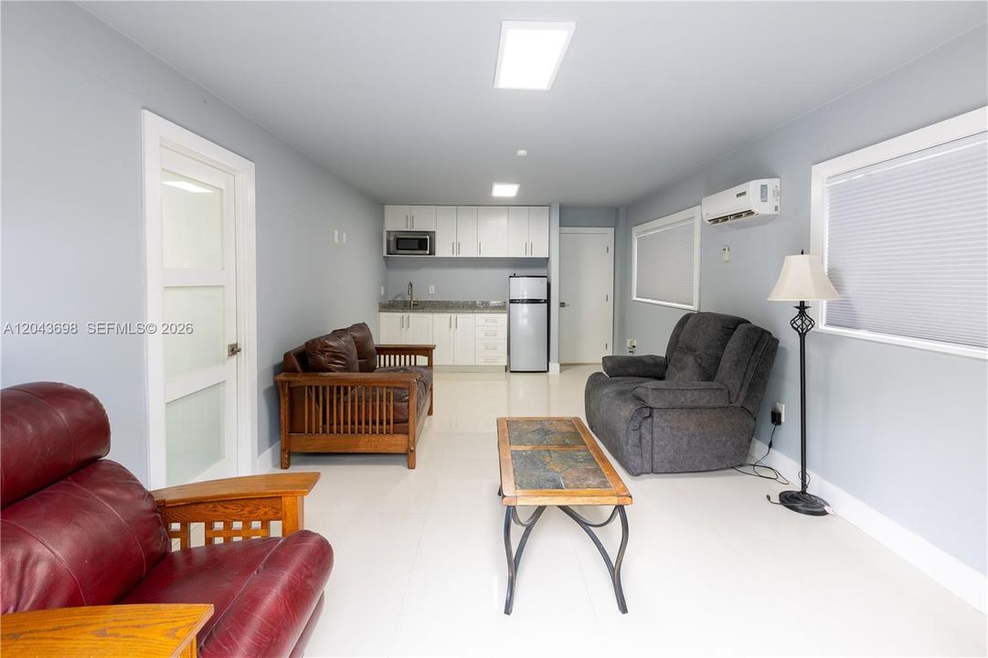 For Rent: $1,450 (0 beds, 1 baths, 400 Square Feet)