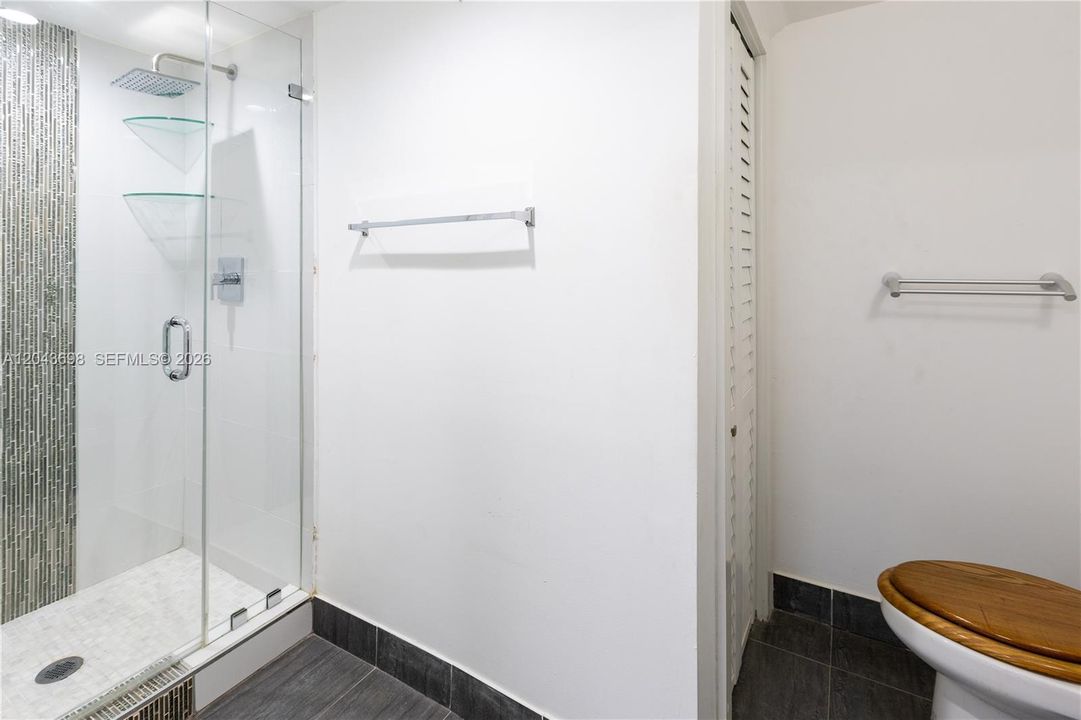 For Rent: $1,450 (0 beds, 1 baths, 400 Square Feet)