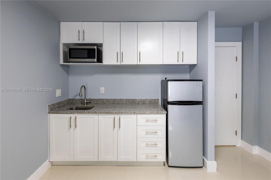 For Rent: $1,450 (0 beds, 1 baths, 400 Square Feet)