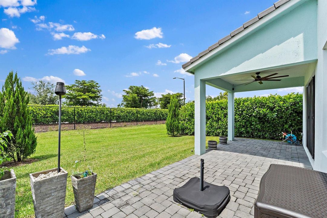 044-16378SeaTurtlePl-WestPalmBeach-SMALL