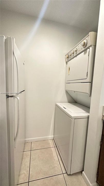 На продажу: $180,000 (1 спален, 1 ванн, 816 Квадратных фут)
