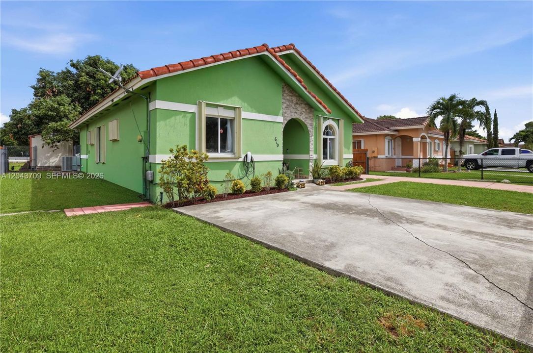 На продажу: $625,000 (3 спален, 2 ванн, 1598 Квадратных фут)