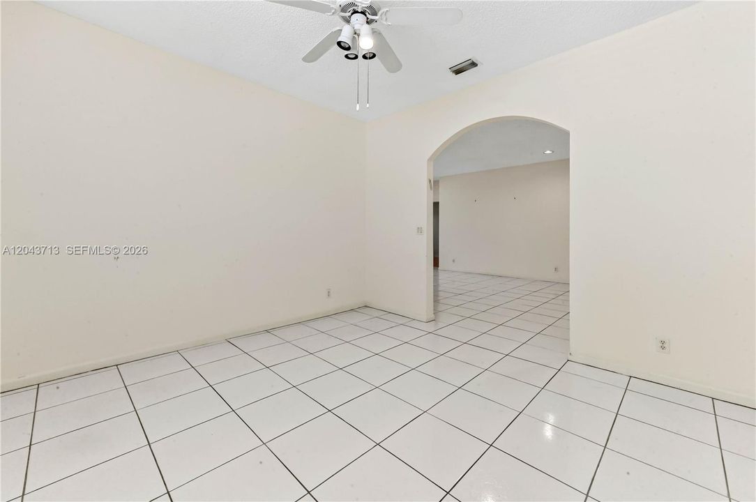 For Sale: $269,000 (3 beds, 2 baths, 1375 Square Feet)