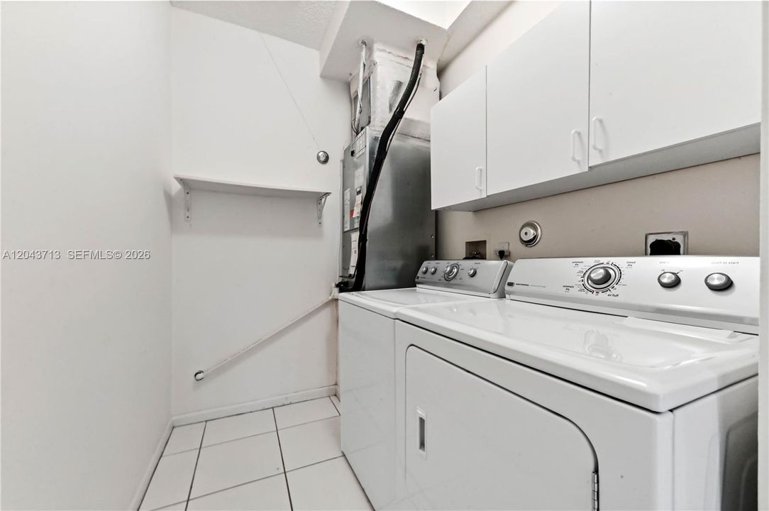 For Sale: $269,000 (3 beds, 2 baths, 1375 Square Feet)