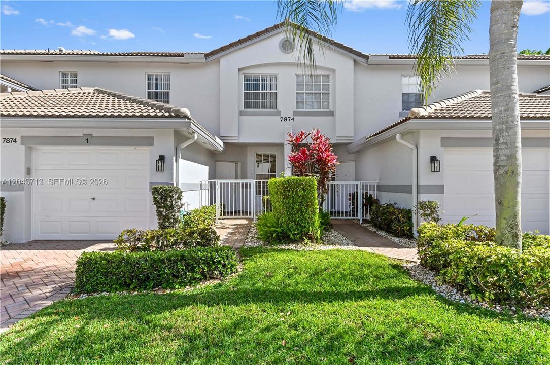 For Sale: $269,000 (3 beds, 2 baths, 1375 Square Feet)