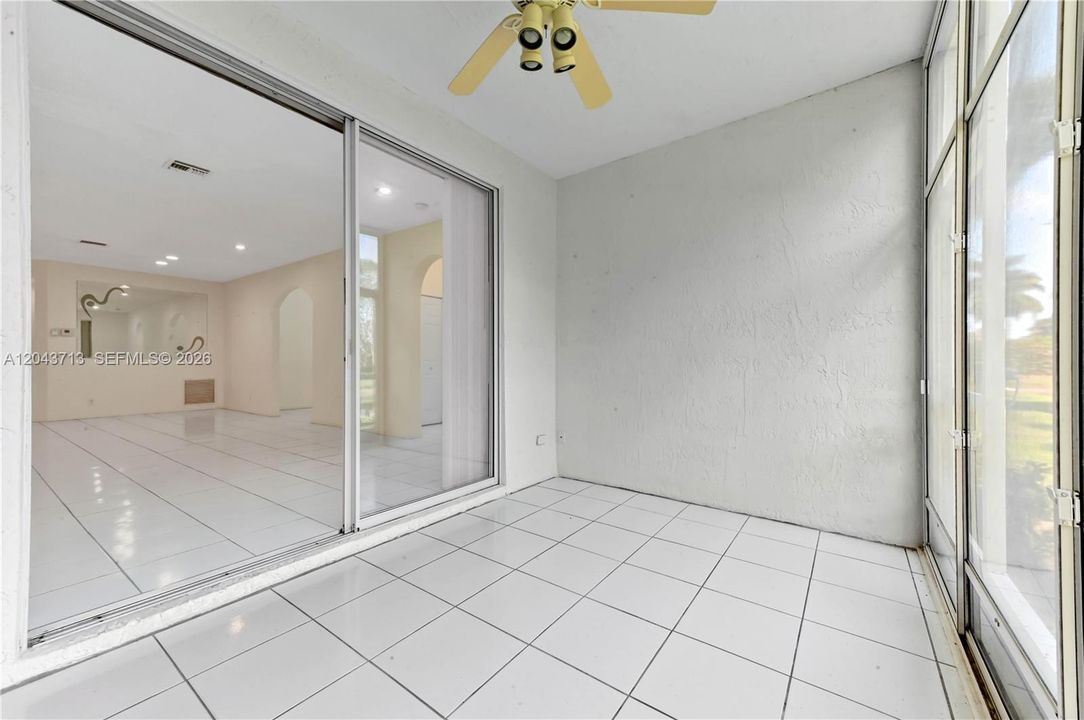 For Sale: $269,000 (3 beds, 2 baths, 1375 Square Feet)