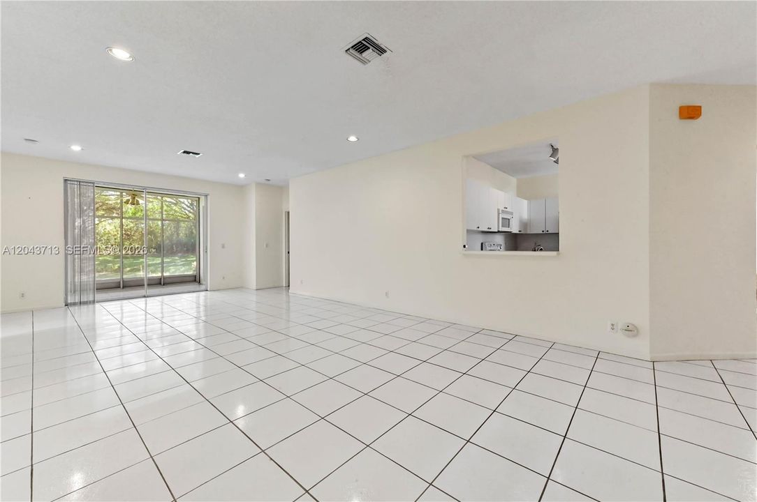For Sale: $269,000 (3 beds, 2 baths, 1375 Square Feet)