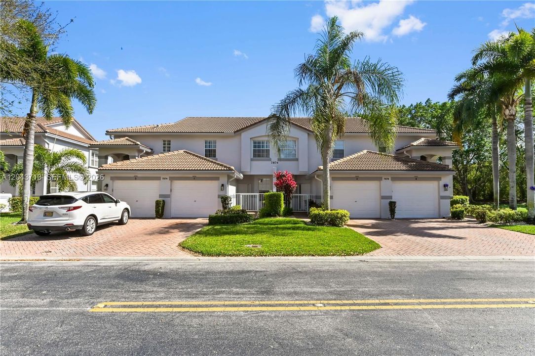 For Sale: $269,000 (3 beds, 2 baths, 1375 Square Feet)