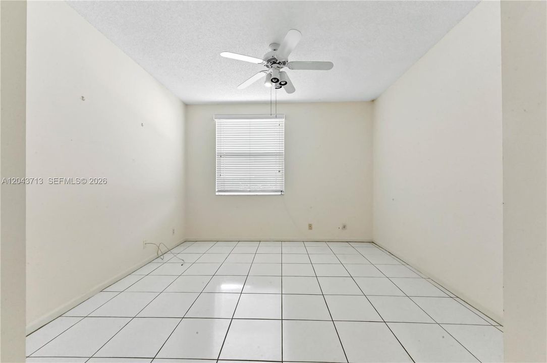 For Sale: $269,000 (3 beds, 2 baths, 1375 Square Feet)