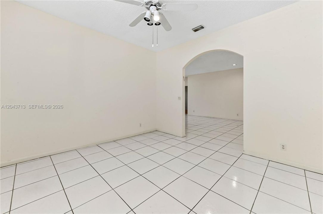 For Sale: $269,000 (3 beds, 2 baths, 1375 Square Feet)