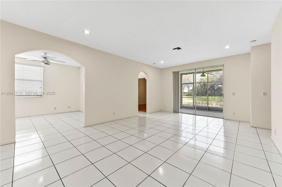 For Sale: $269,000 (3 beds, 2 baths, 1375 Square Feet)
