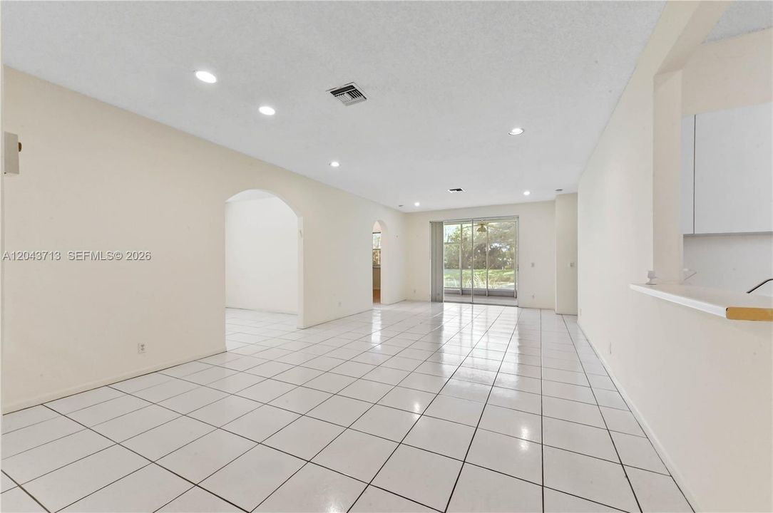 For Sale: $269,000 (3 beds, 2 baths, 1375 Square Feet)