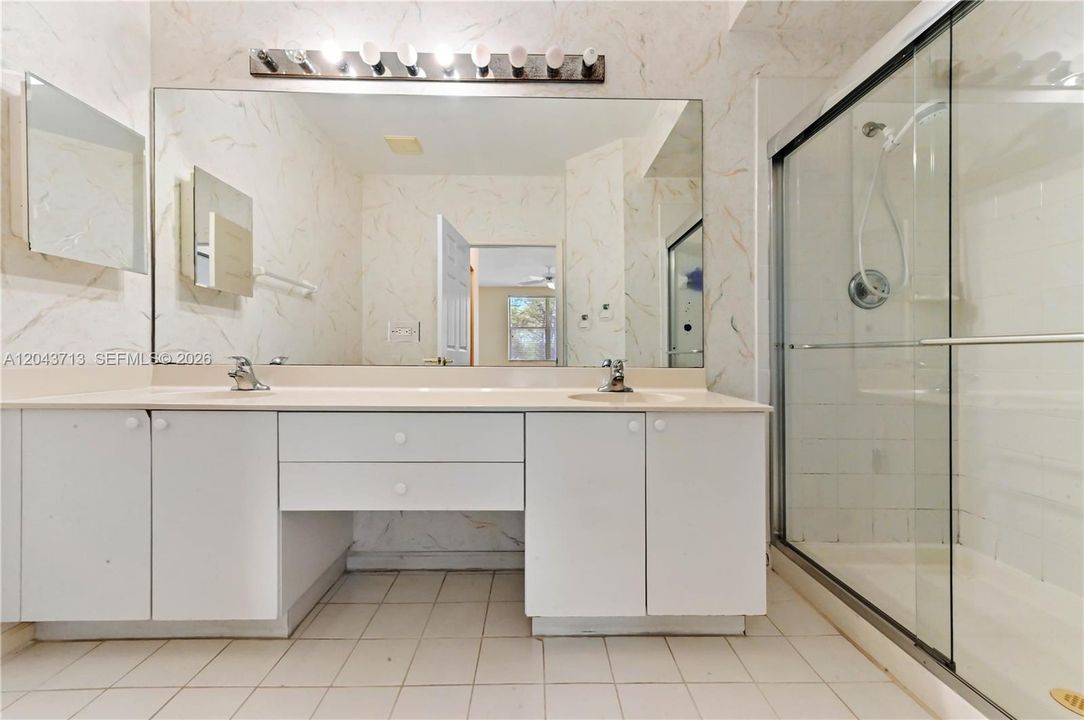 For Sale: $269,000 (3 beds, 2 baths, 1375 Square Feet)