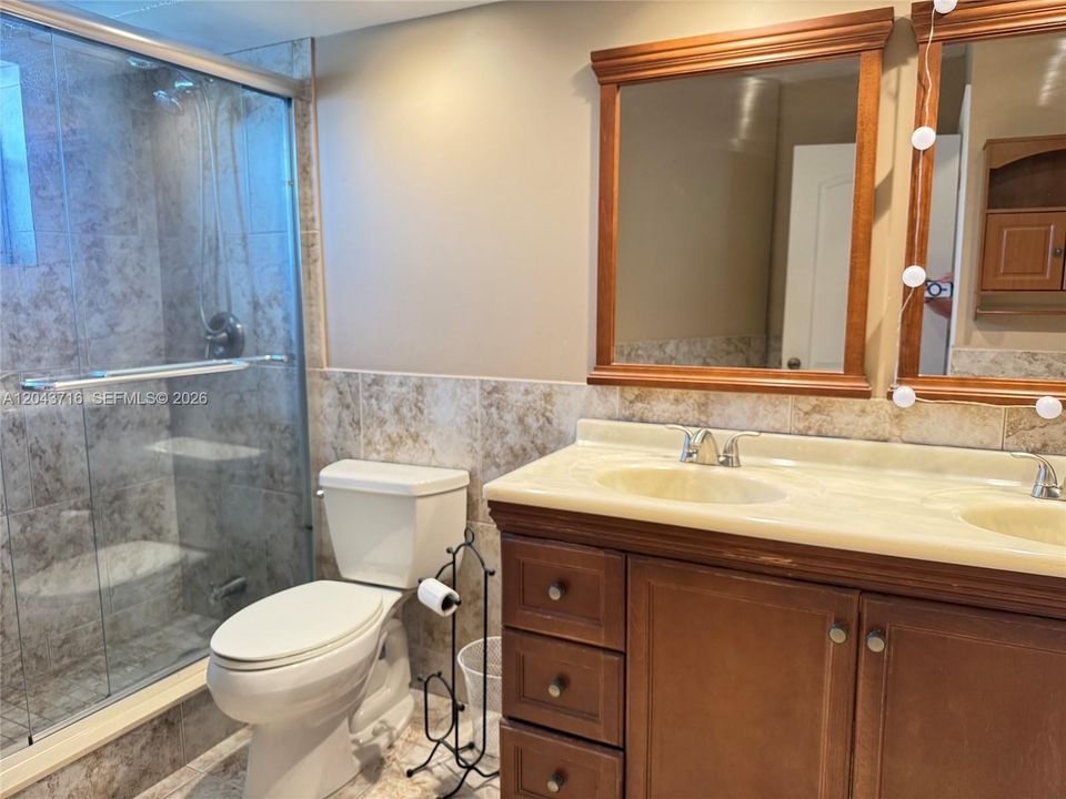 В аренду: $1,875 (1 спален, 1 ванн, 847 Квадратных фут)