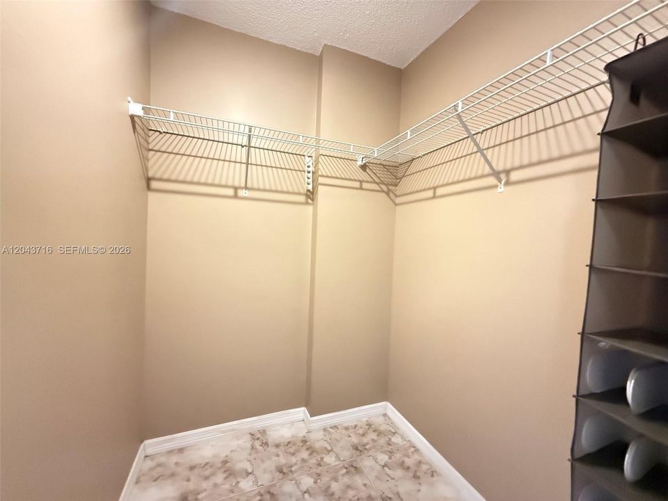 В аренду: $1,875 (1 спален, 1 ванн, 847 Квадратных фут)