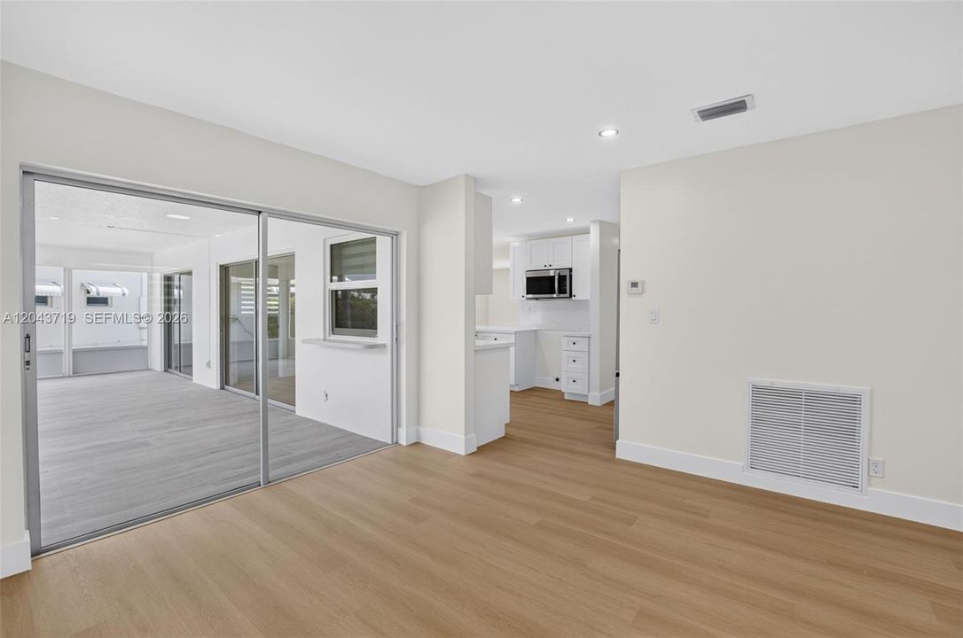 En Venta: $424,999 (2 camas, 2 baños, 1322 Pies cuadrados)