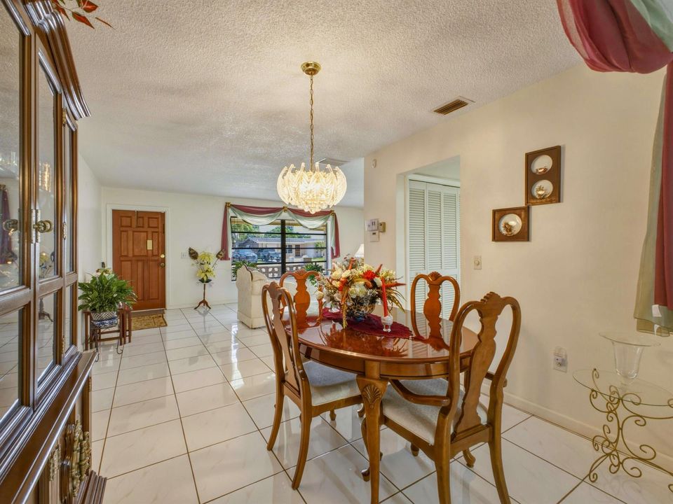 Dining to Living Foyer