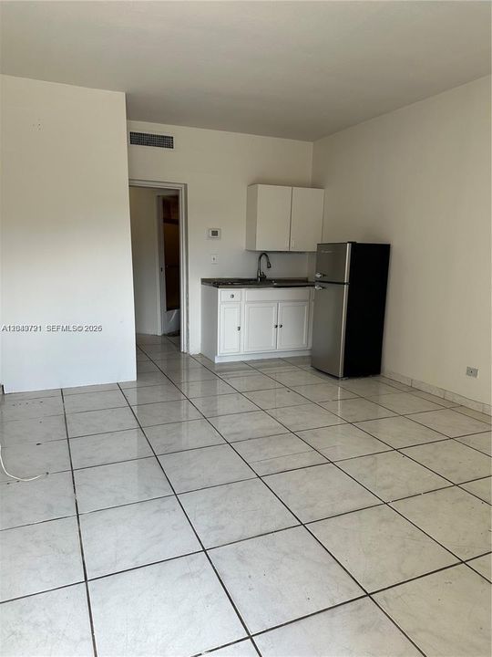 В аренду: $1,300 (0 спален, 1 ванн, 348 Квадратных фут)