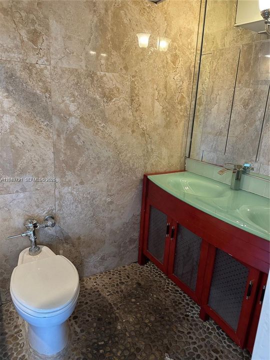 В аренду: $1,300 (0 спален, 1 ванн, 348 Квадратных фут)