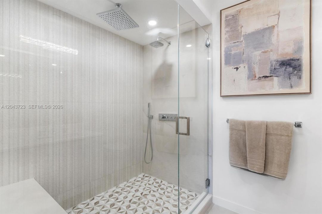 For Rent: $12,500 (3 beds, 2 baths, 2340 Square Feet)