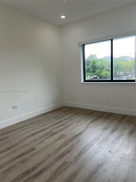 В аренду: $1,975 (1 спален, 1 ванн, 16314 Квадратных фут)