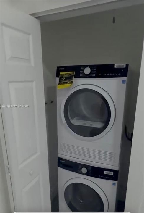 В аренду: $1,975 (1 спален, 1 ванн, 16314 Квадратных фут)