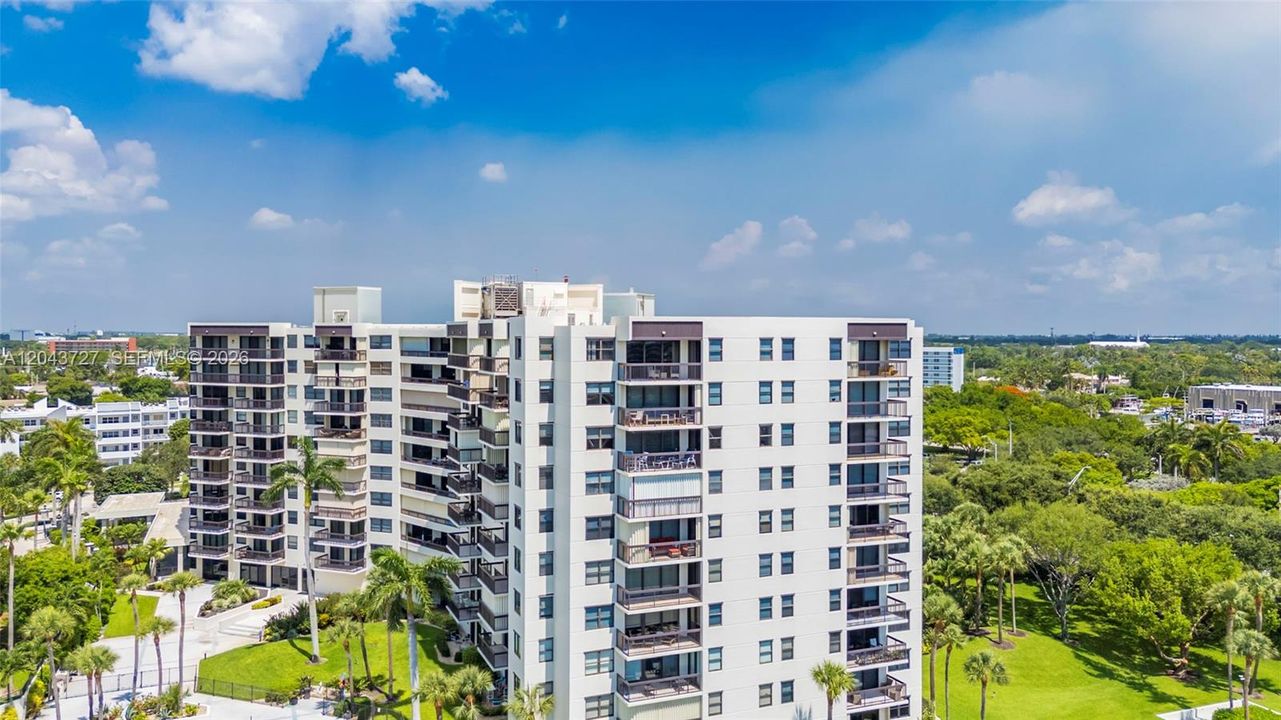 На продажу: $659,000 (2 спален, 2 ванн, 1220 Квадратных фут)