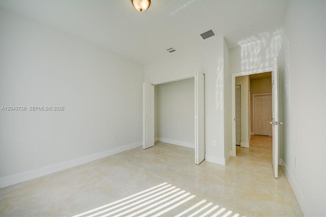 В аренду: $2,975 (3 спален, 2 ванн, 1730 Квадратных фут)