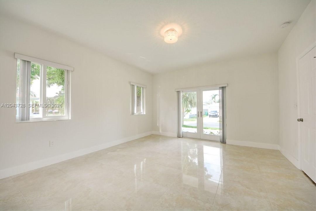 В аренду: $2,975 (3 спален, 2 ванн, 1730 Квадратных фут)