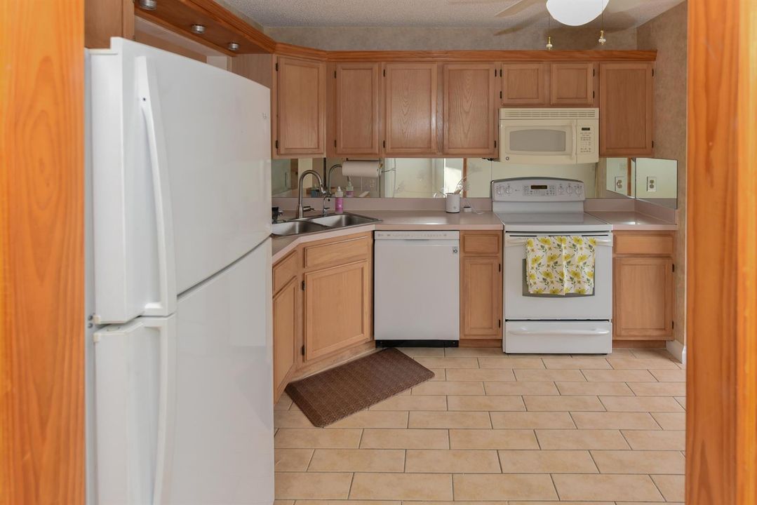 2641 Gately Dr W_1701_Jody Coltogirone_8