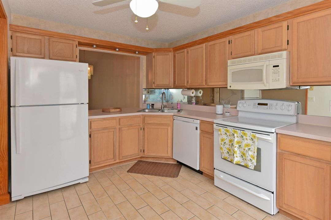 2641 Gately Dr W_1701_Jody Coltogirone_9