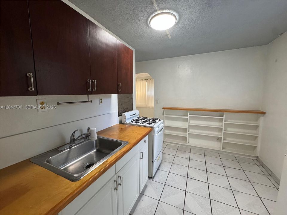 В аренду: $1,700 (1 спален, 1 ванн, 496 Квадратных фут)