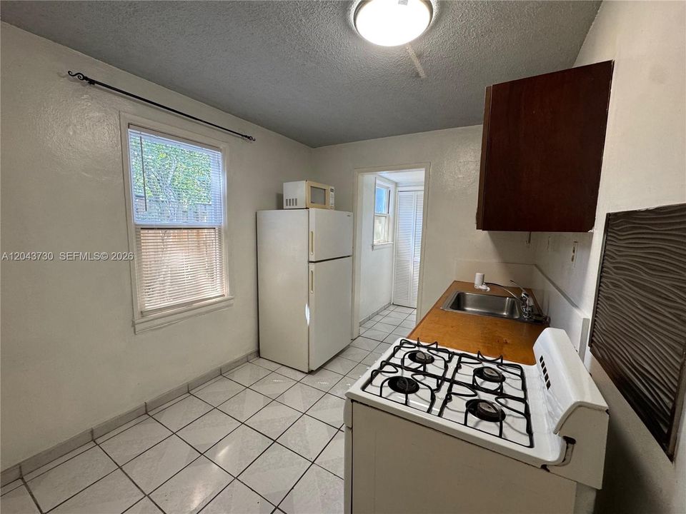 В аренду: $1,700 (1 спален, 1 ванн, 496 Квадратных фут)