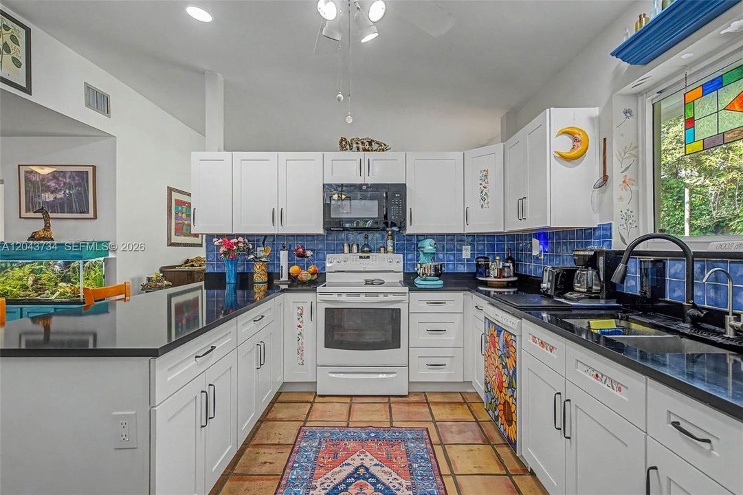 На продажу: $995,000 (3 спален, 2 ванн, 2588 Квадратных фут)