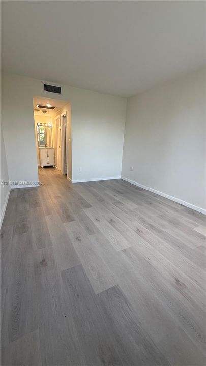 В аренду: $2,500 (0 спален, 0 ванн, 762 Квадратных фут)