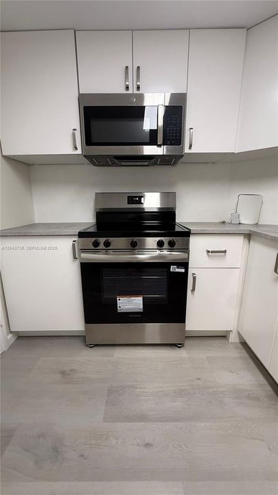 В аренду: $2,500 (0 спален, 0 ванн, 762 Квадратных фут)