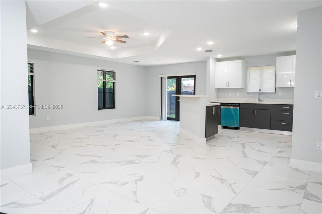Недавно арендовано: $2,950 (3 спален, 2 ванн, 1408 Квадратных фут)
